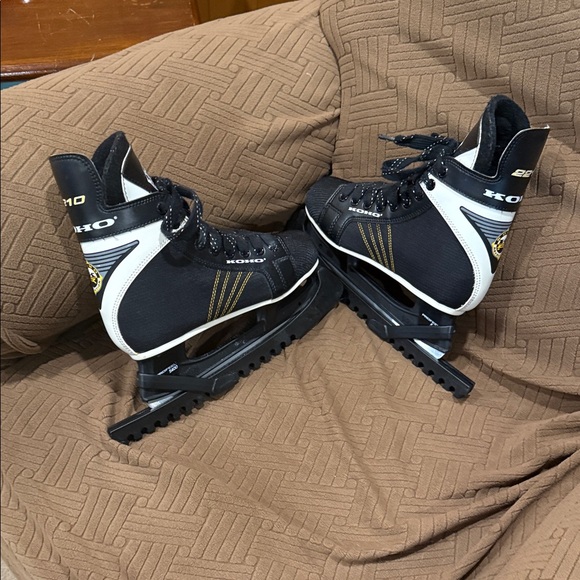 Men's Black and White Ice Skates - Picture 2 of 5